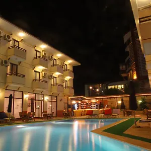 Otel Kanarya, Çeşme